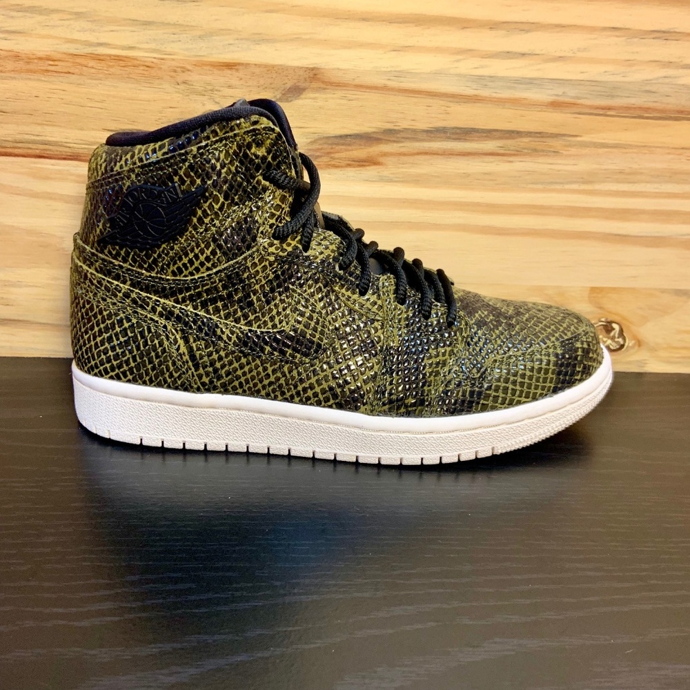 New Nike Air Jordan 1 Retro High Snakeskin - Picture 2 of 8